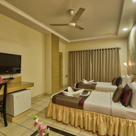 Vishwaratna Hotel Guwahati Dış mekan fotoğraf