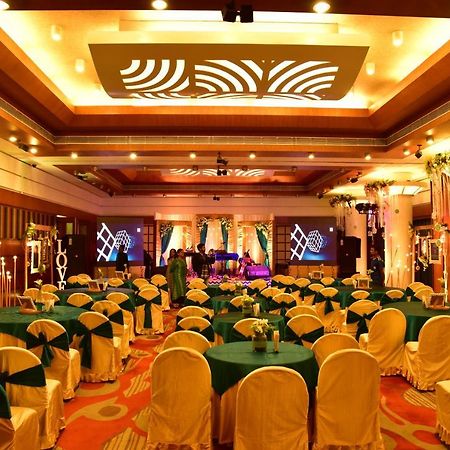 Vishwaratna Hotel Guwahati Dış mekan fotoğraf