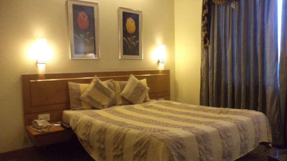 Vishwaratna Hotel Guwahati Dış mekan fotoğraf
