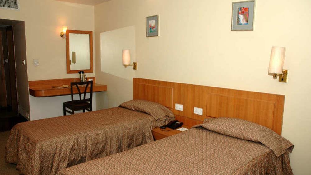 Vishwaratna Hotel Guwahati Dış mekan fotoğraf