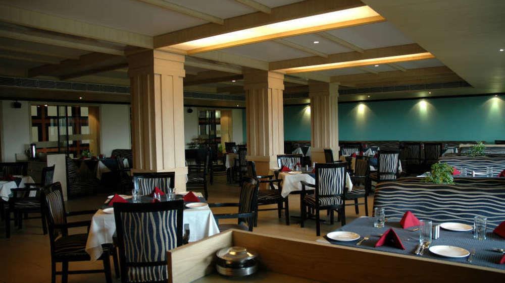 Vishwaratna Hotel Guwahati Dış mekan fotoğraf