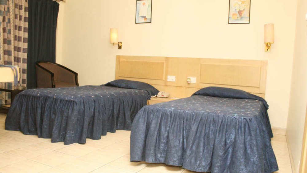 Vishwaratna Hotel Guwahati Dış mekan fotoğraf