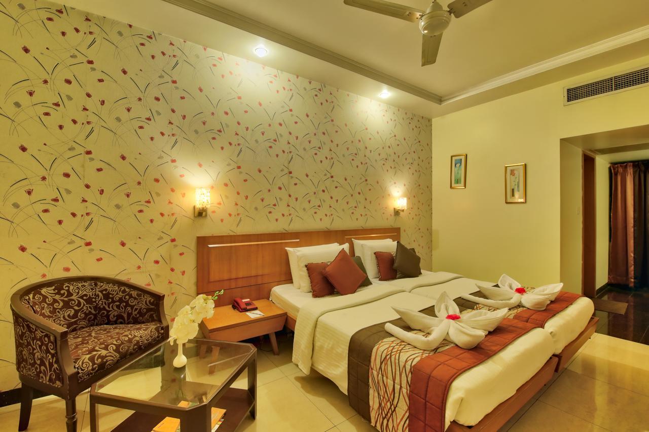Vishwaratna Hotel Guwahati Dış mekan fotoğraf