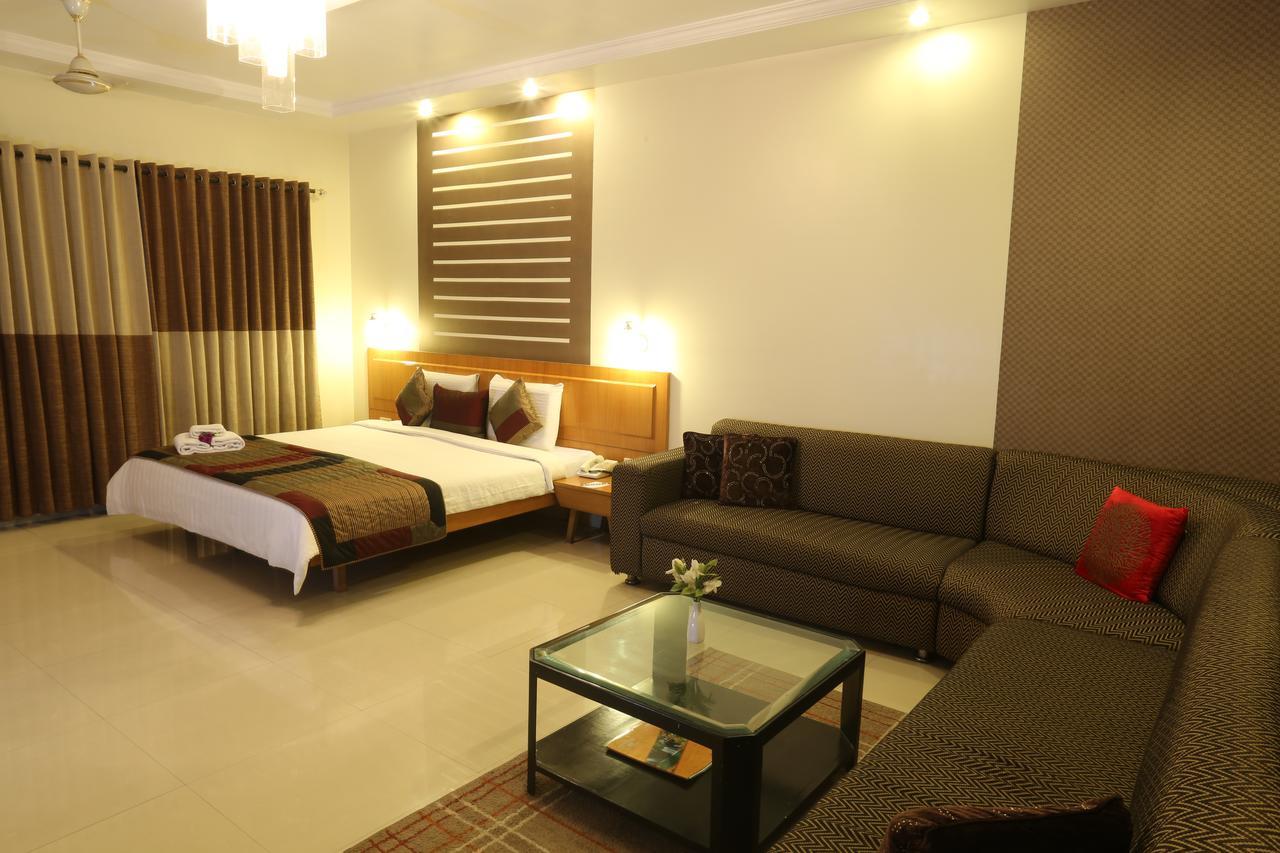 Vishwaratna Hotel Guwahati Dış mekan fotoğraf