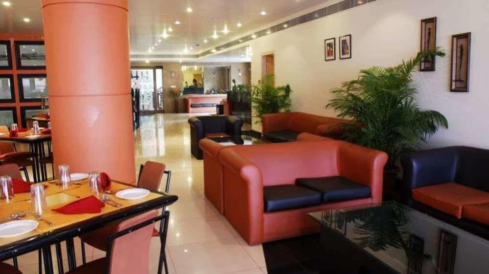 Vishwaratna Hotel Guwahati Dış mekan fotoğraf