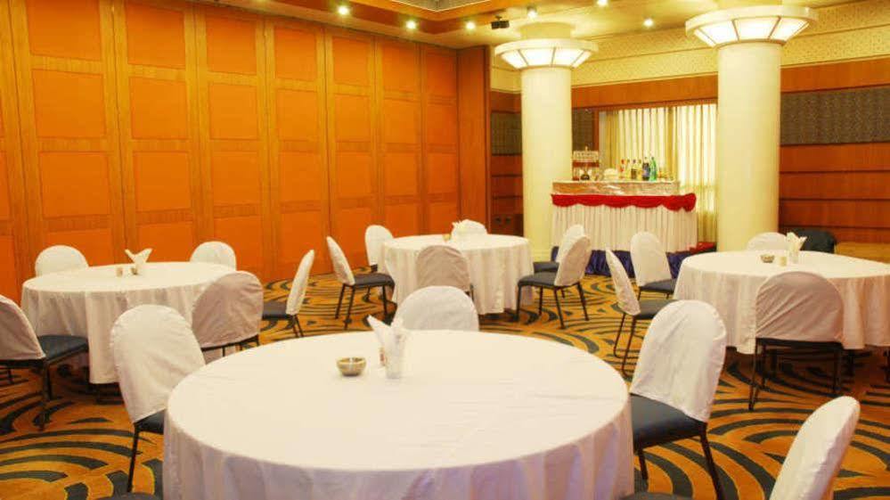 Vishwaratna Hotel Guwahati Dış mekan fotoğraf