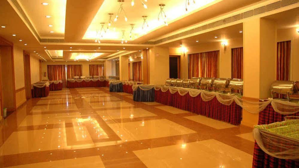 Vishwaratna Hotel Guwahati Dış mekan fotoğraf