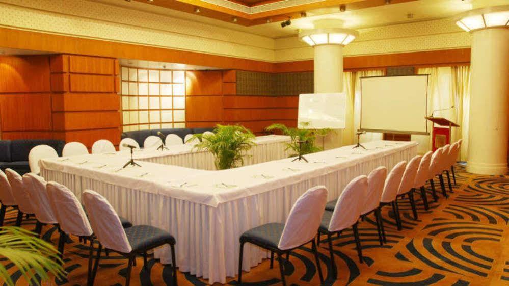 Vishwaratna Hotel Guwahati Dış mekan fotoğraf
