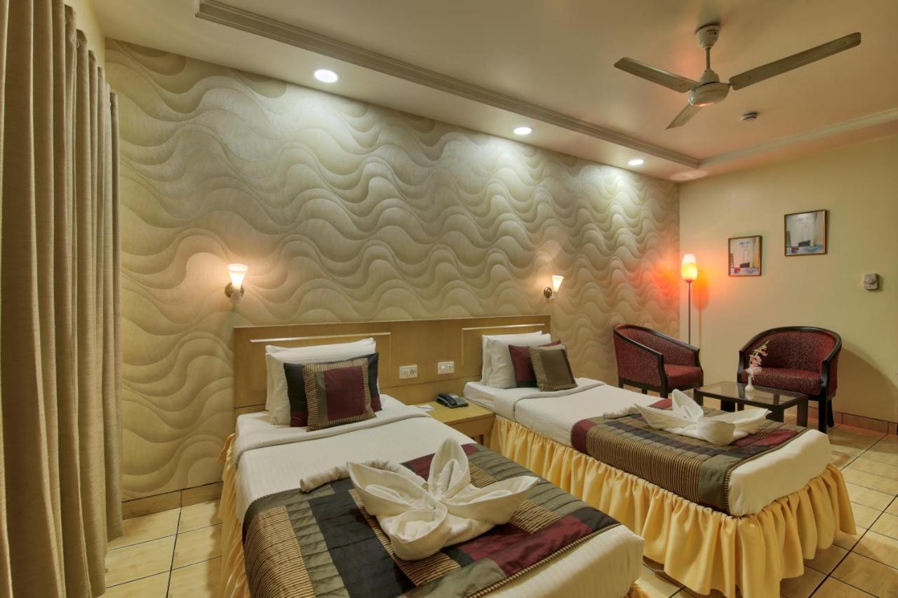 Vishwaratna Hotel Guwahati Dış mekan fotoğraf