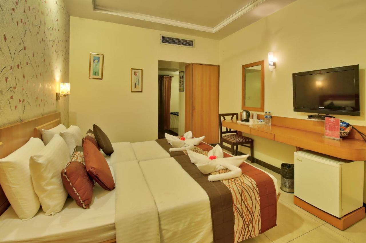 Vishwaratna Hotel Guwahati Dış mekan fotoğraf