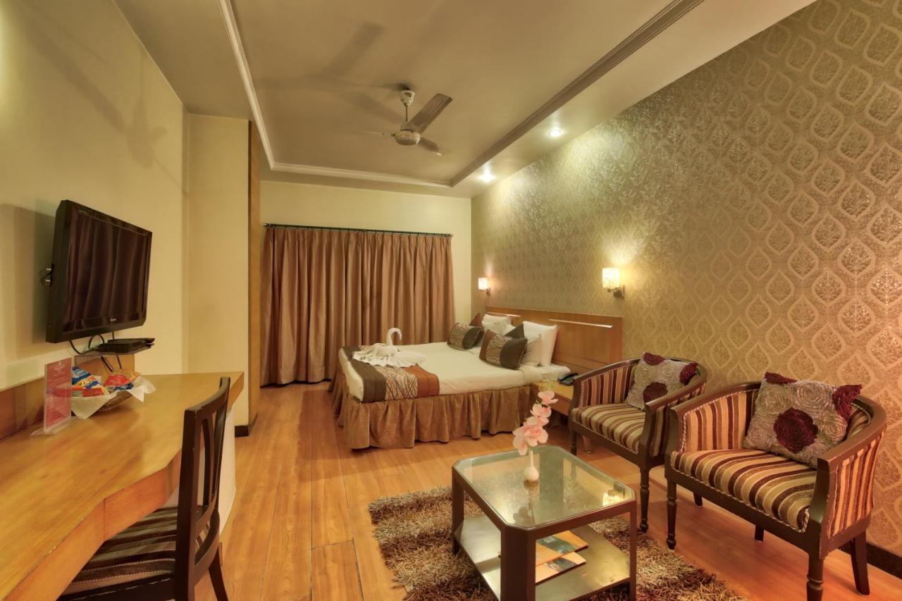 Vishwaratna Hotel Guwahati Dış mekan fotoğraf