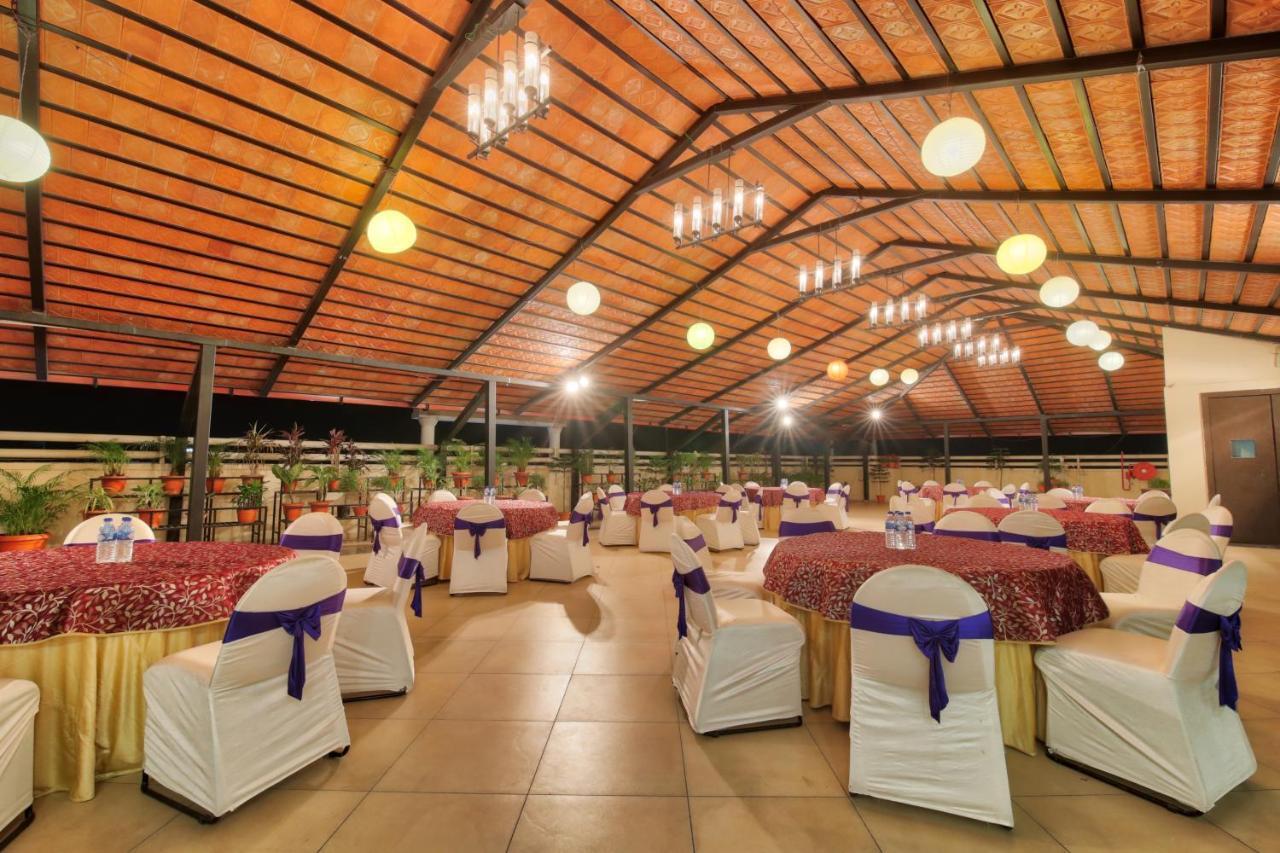Vishwaratna Hotel Guwahati Dış mekan fotoğraf