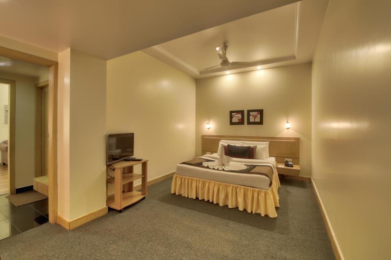 Vishwaratna Hotel Guwahati Dış mekan fotoğraf