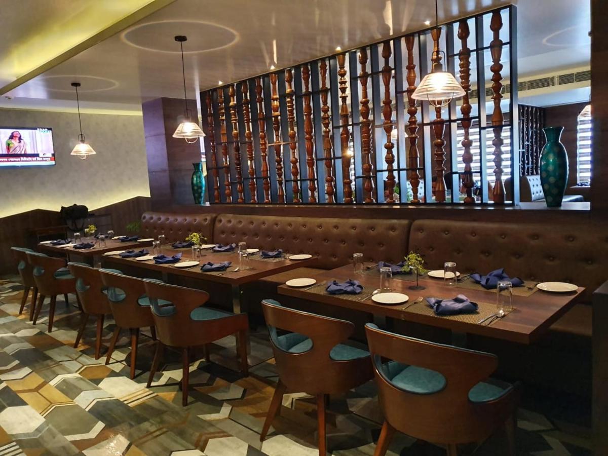 Vishwaratna Hotel Guwahati Dış mekan fotoğraf